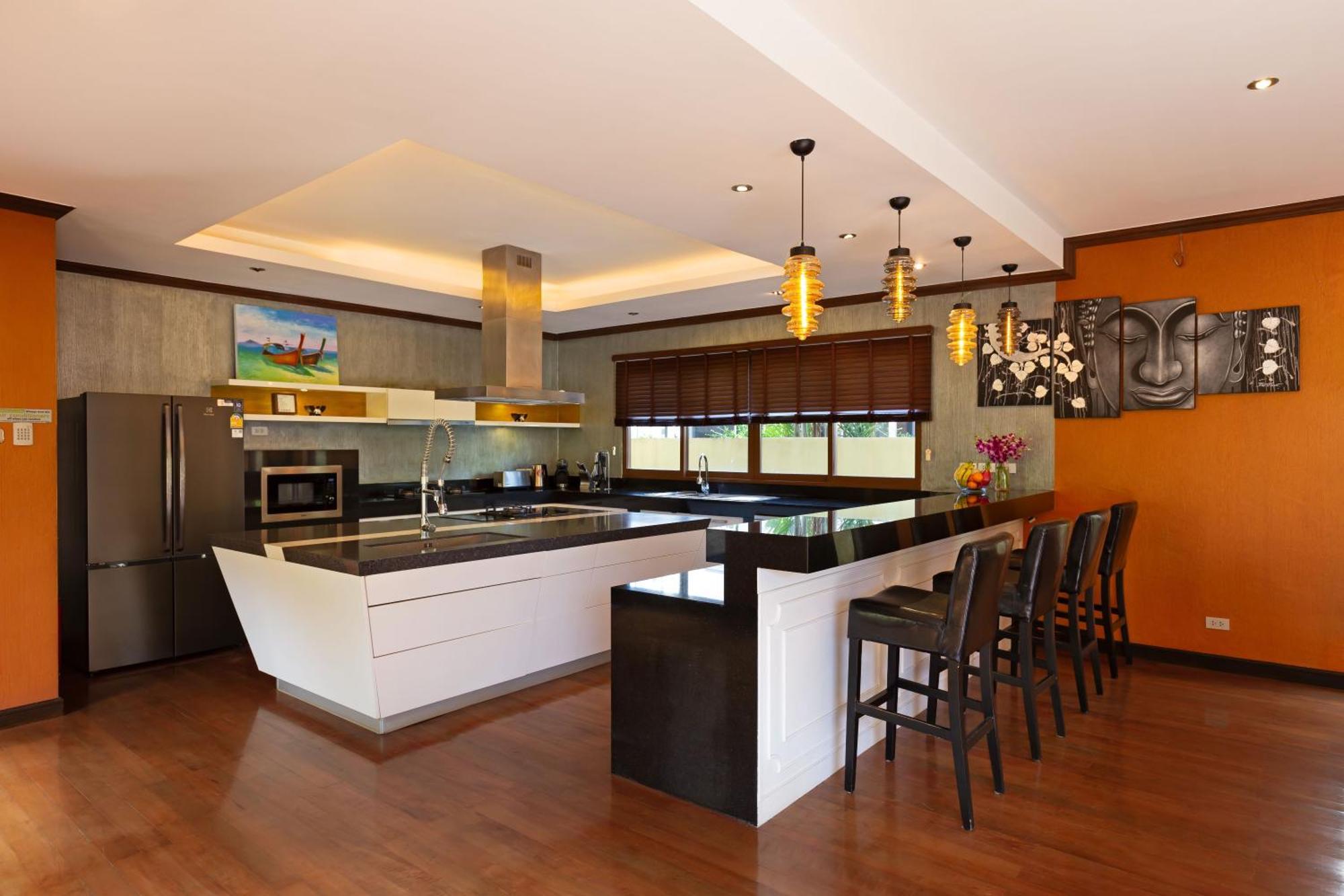 Extraordinary Courtyard 6Br Pool Villa Sri Suri, Naiharn Rawai ภายนอก รูปภาพ