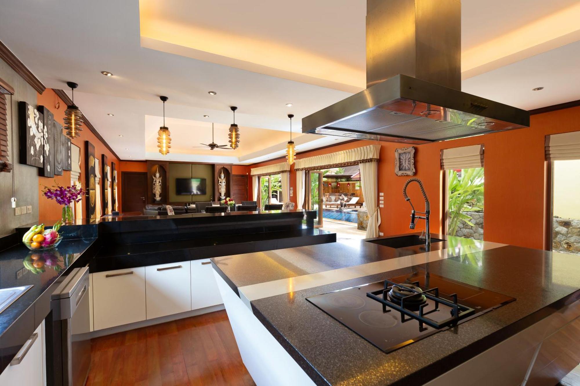 Extraordinary Courtyard 6Br Pool Villa Sri Suri, Naiharn Rawai ภายนอก รูปภาพ